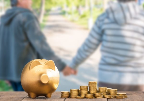 איפה להשקיע כסף בגיל מבוגר? בחירות חכמות שיביאו שקט נפשי